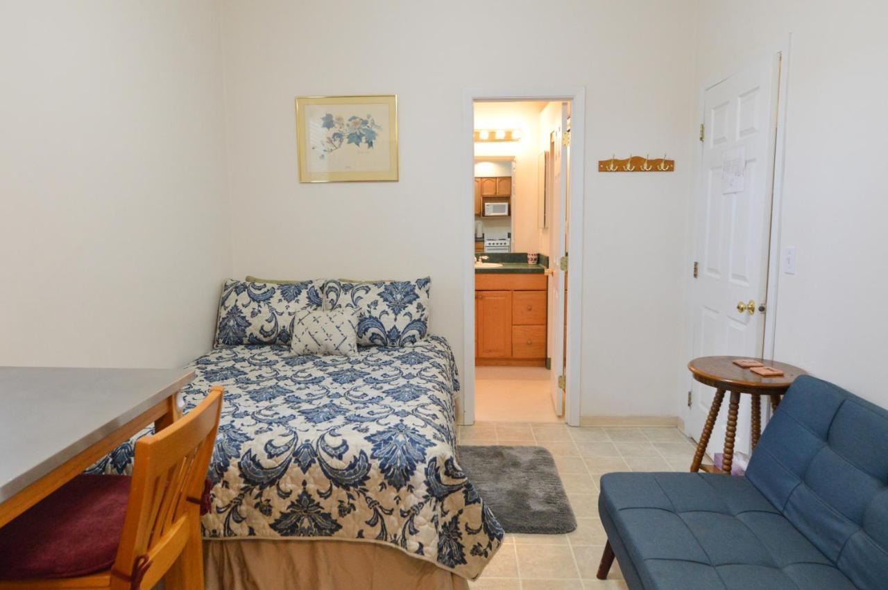 Brown & Hawkins Historical Apartahotel 2*